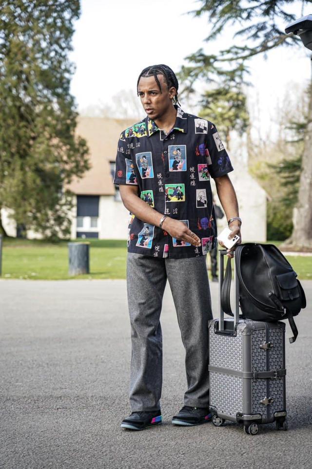 开云体育-中卫流动之夏，孔德下家本周明了？